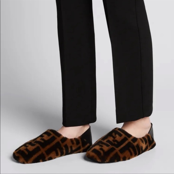 WOMENS FENDI SHEARLING NAPPA Monogram Slippers Size 39 - Picture 13 of 16